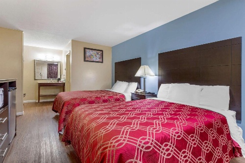 Econo Lodge Woodstock  Shenandoah Valley I 81 image 3